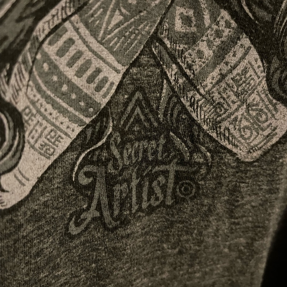 Secret Artist 3/4 sleeve t shirt size M